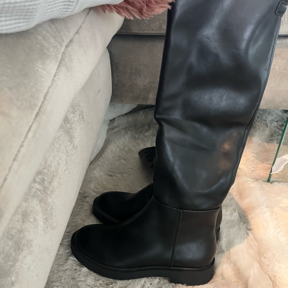 Elegant Black Women's Boots